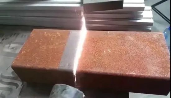 Máquina de limpieza por láser de fibra portátil para eliminar óxido en superficies de pintura, óxido, polvo, aceite y metal.